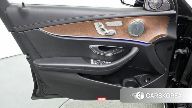 Mercedes-Benz E-Class W213 id 4594413 из Кореи 16
