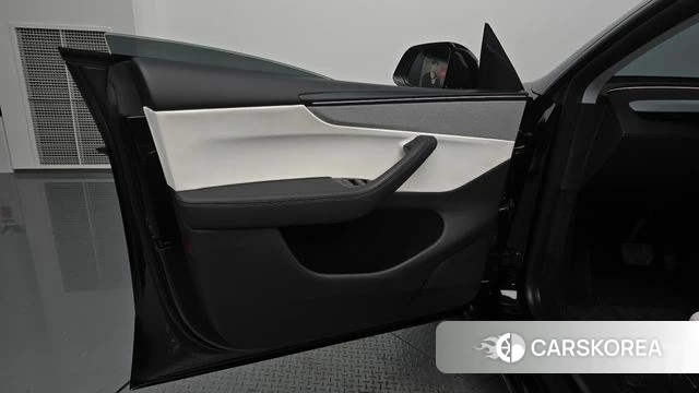 Tesla Model Y id 4400184 из Кореи 16