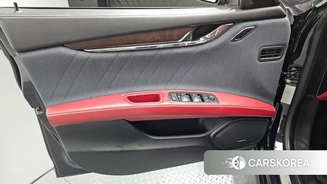 Maserati Quattroporte id 4737119 из Кореи 16