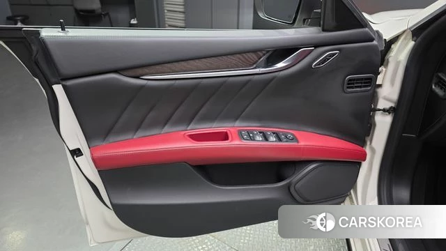 Maserati Ghibli id 4325145 из Кореи 16