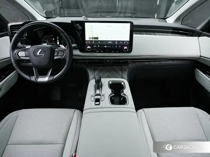 Lexus LM id 4686055 из Китая 16