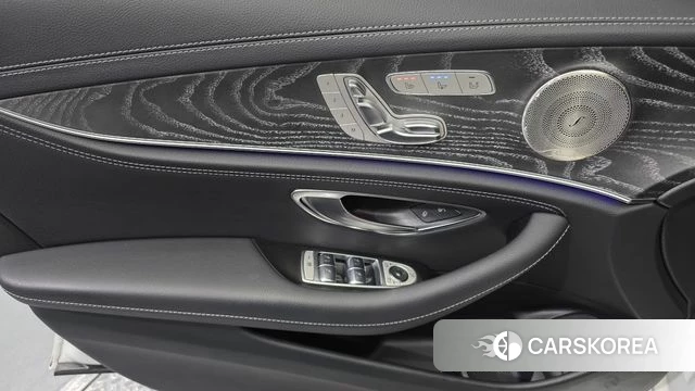 Mercedes-Benz E-Class W213 id 4637180 из Кореи 16