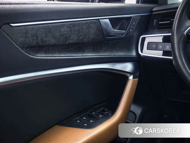 Audi A6L id 4261609 из Китая 16
