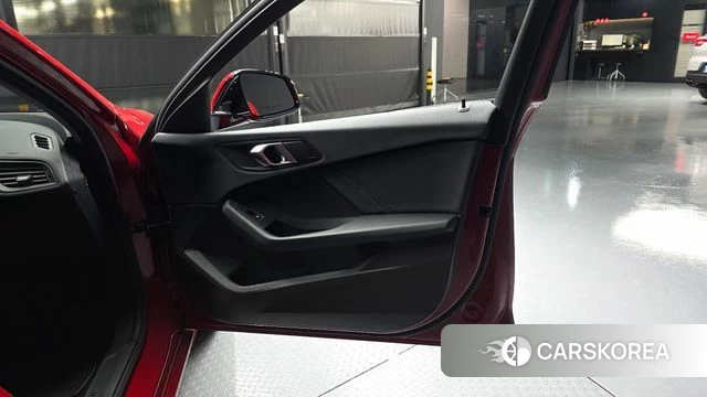 BMW 1 Series (F40) id 4196316 из Кореи 16