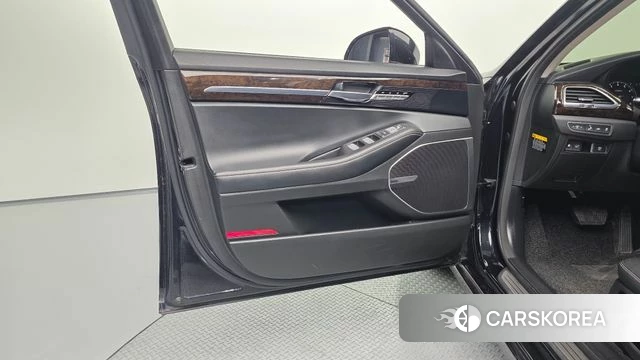 Genesis G90 id 4435292 из Кореи 16