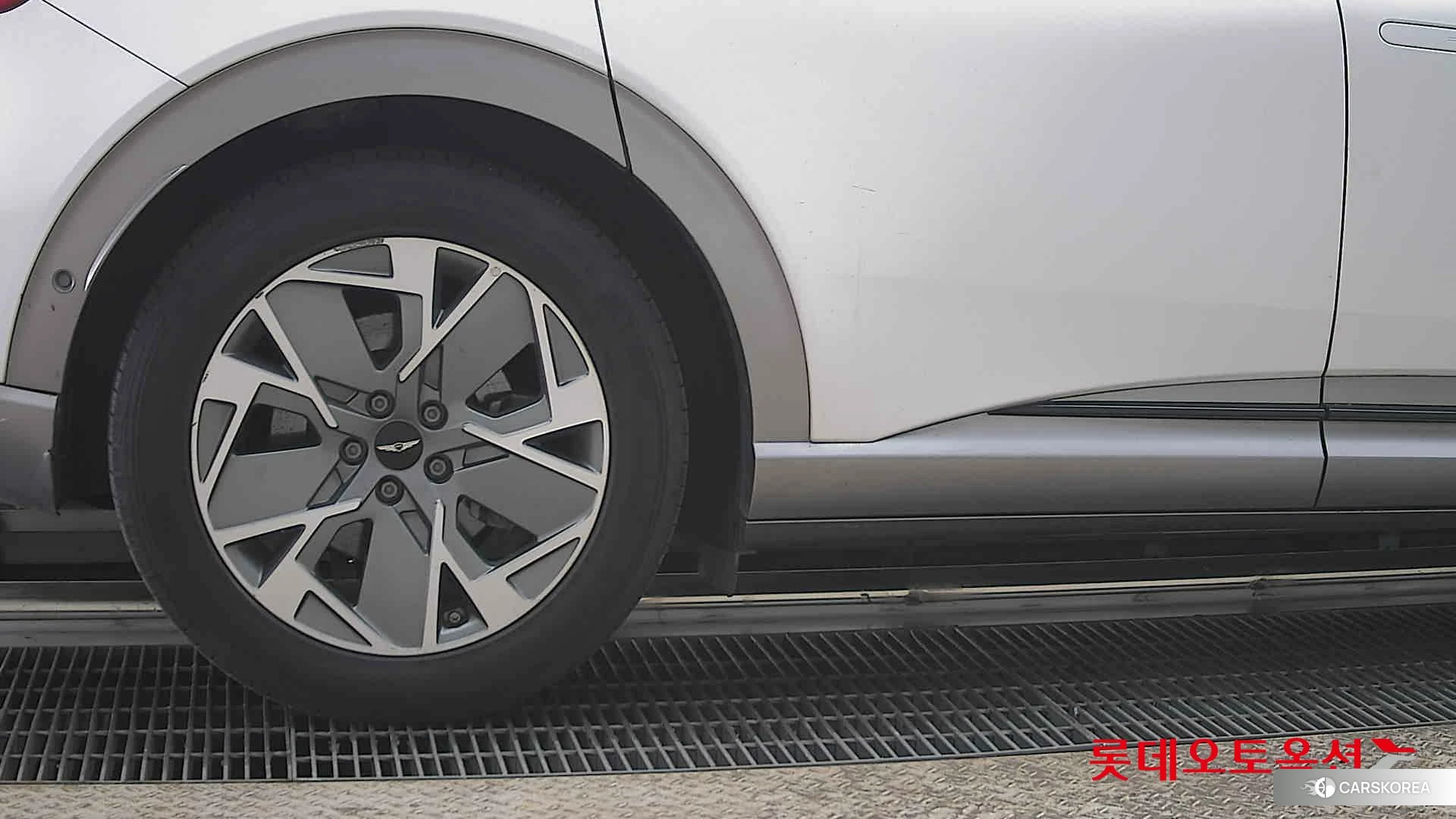 Hyundai GV60 id 3888312 из Кореи 16