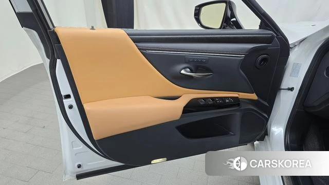 Lexus ES300h 7th generation id 4230960 из Кореи 16