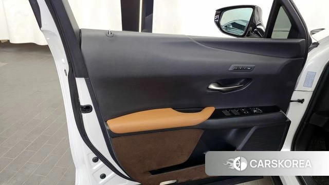 Lexus UX250h id 4667445 из Кореи 16