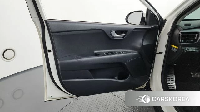 Kia Stonic id 4596468 из Кореи 16