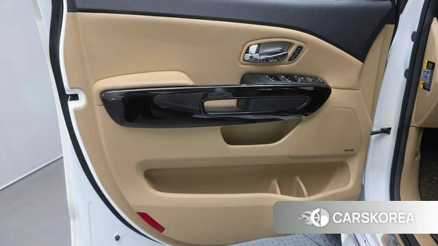 Kia The New Carnival id 4667779 из Кореи 16