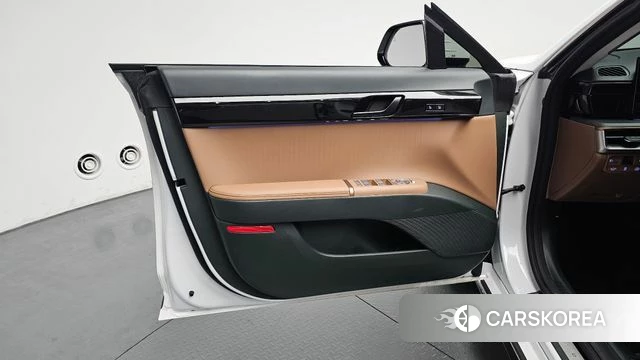 Hyundai Grandeur Hybrid (GN7) id 4230587 из Кореи 16