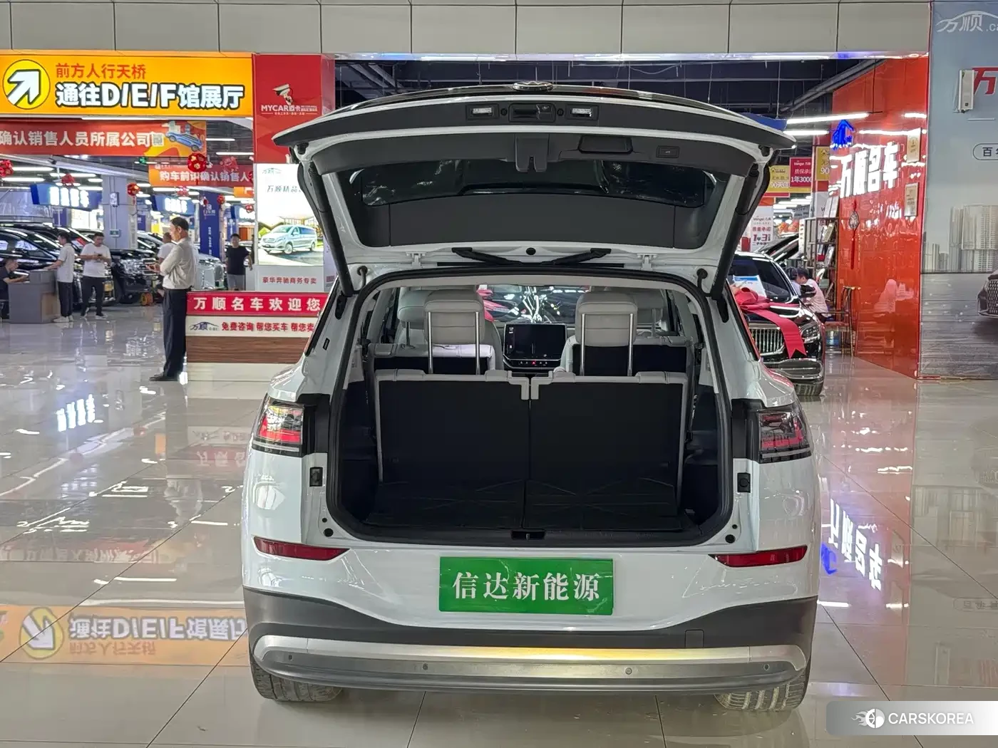 Volkswagen ID.6 X id 4644637 из Китая 16