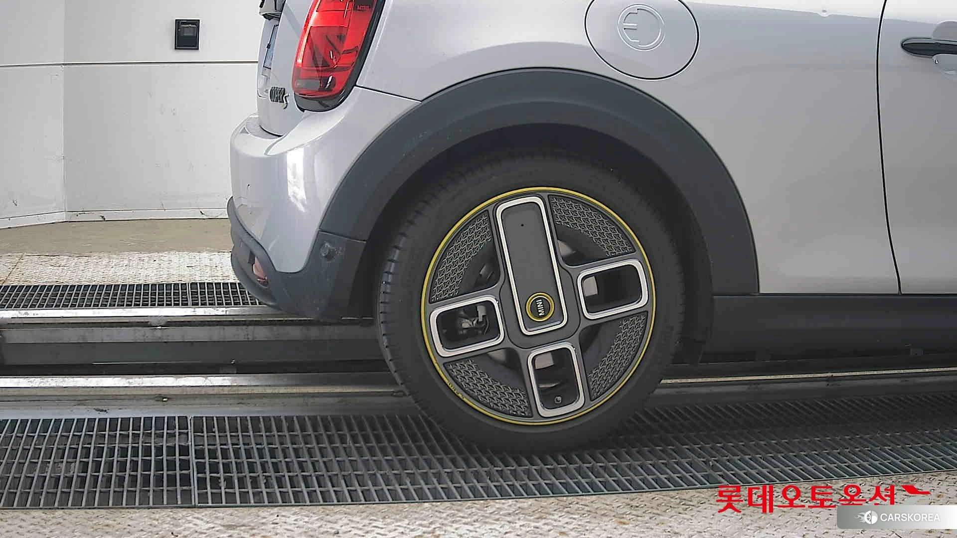 BMW MINI Cooper SE id 4498333 из Кореи 16