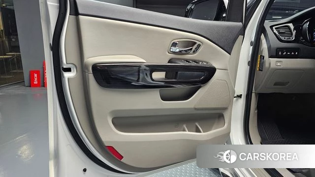 Kia The New Carnival id 4496315 из Кореи 16