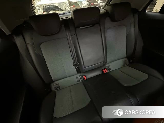 Audi Q2L id 3863658 из Китая 16