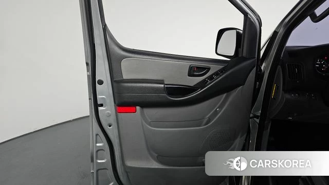 Hyundai The New Grand Starex id 4530851 из Кореи 16