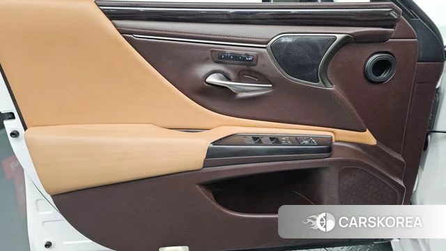 Lexus ES300h 7th generation id 4620313 из Кореи 16