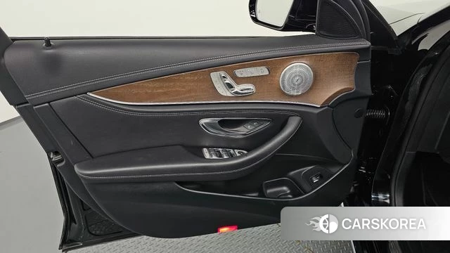 Mercedes-Benz E-Class W213 id 4632545 из Кореи 16