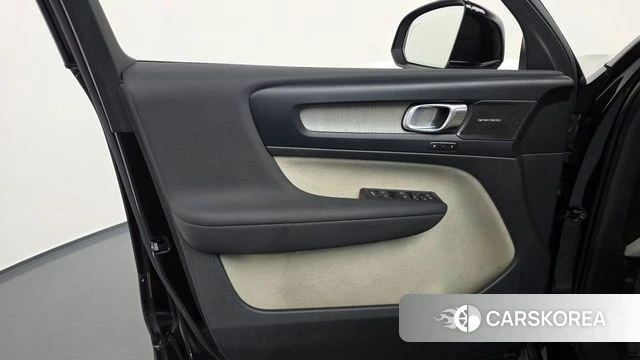 Volvo XC40 id 4591897 из Кореи 16