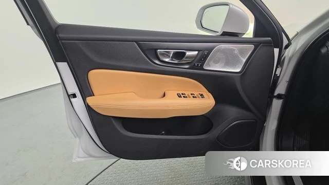 Volvo V60 Cross-Country 2nd Generation id 4324701 из Кореи 16