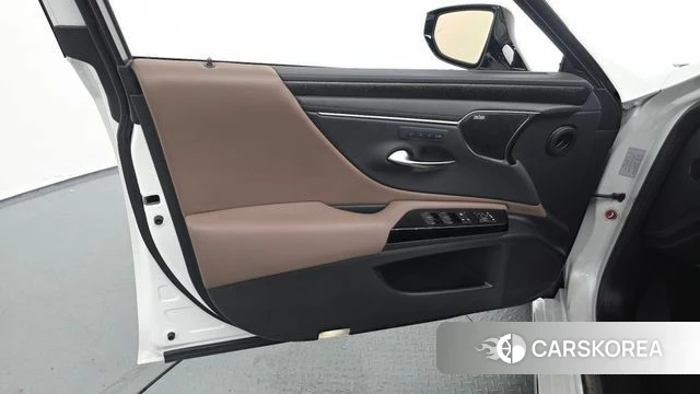Lexus ES300h 7th generation id 4655419 из Кореи 16