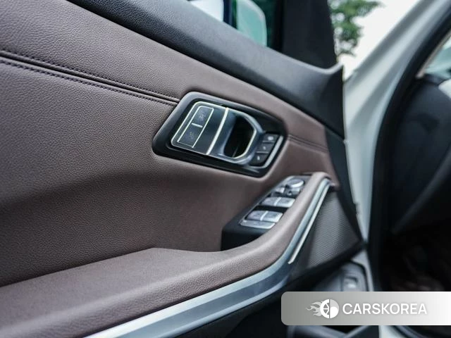 BMW 3 series id 3890792 из Китая 16