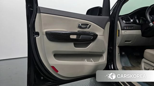 Kia All New Carnival id 4558042 из Кореи 16