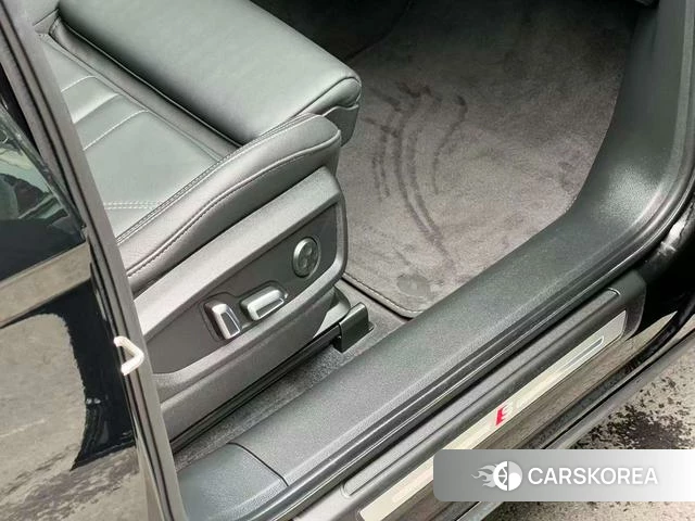 Audi Q5L id 4215010 из Китая 16