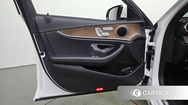 Mercedes-Benz E-Class W213 id 4676066 из Кореи 16