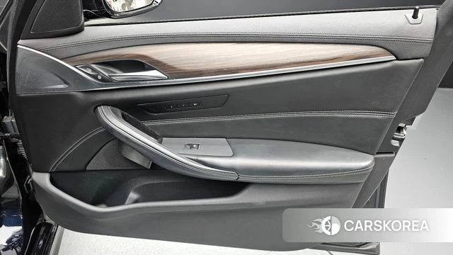 BMW 5 Series (G30) id 4574527 из Кореи 16