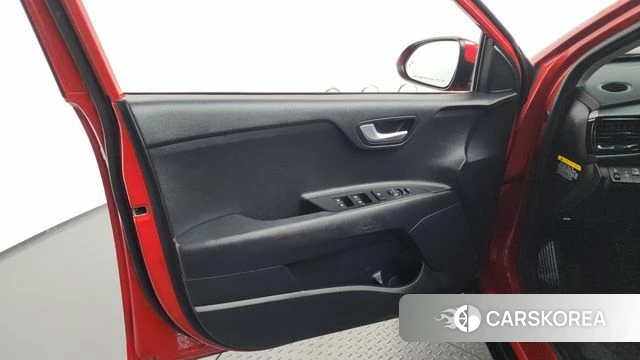 Kia Stonic id 4397089 из Кореи 16