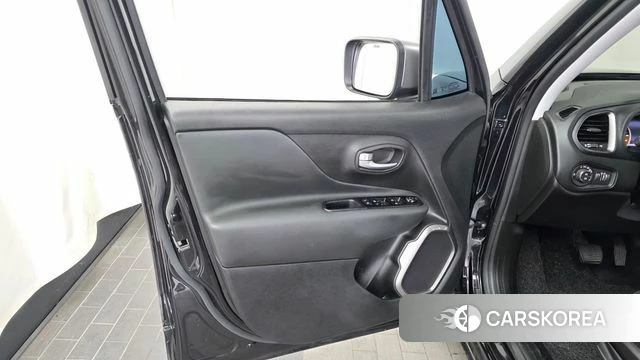 Jeep Renegade id 4490353 из Кореи 16