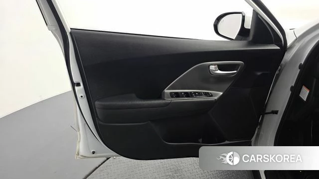 Kia Niro Plus id 4631165 из Кореи 16