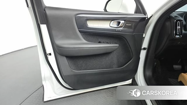 Volvo XC40 id 4672215 из Кореи 16