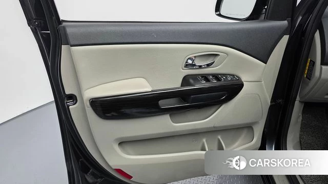 Kia The New Carnival id 4424753 из Кореи 16