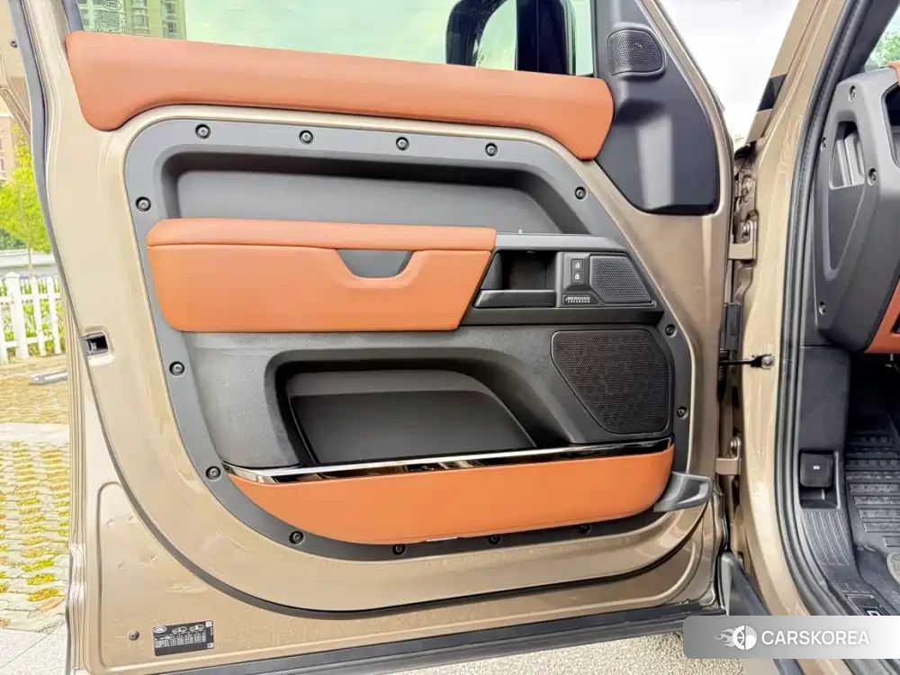 Land Rover Defender id 4548357 из Китая 16