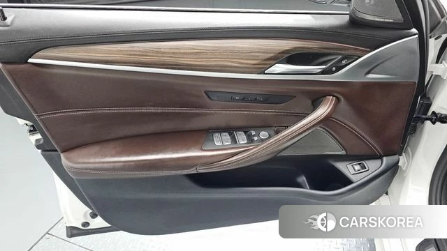 BMW 5 Series (G30) id 4651680 из Кореи 16