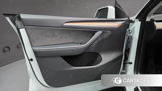 Tesla Model Y id 4443031 из Кореи 16