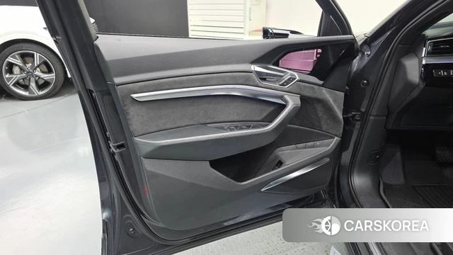 Audi e-Tron id 4708028 из Кореи 16