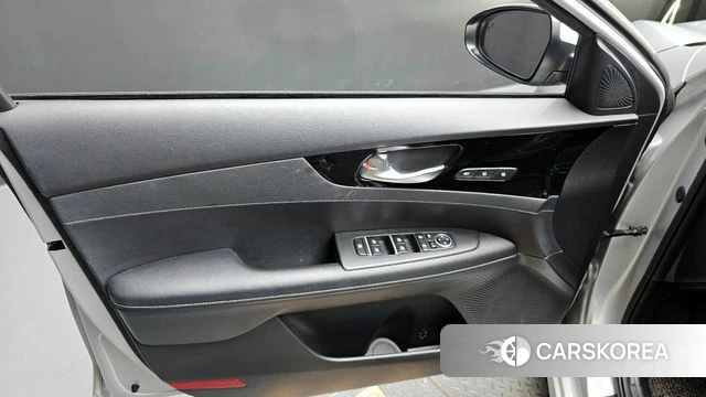 Kia Come New K3 id 4417448 из Кореи 16