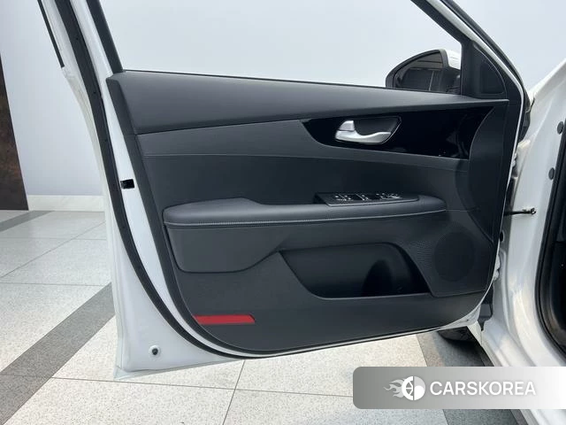 Kia K3 id 4353478 из Китая 16