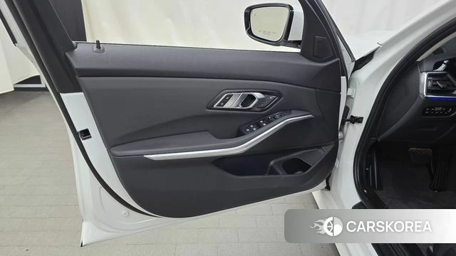 BMW 3 Series (G20) id 4285059 из Кореи 16