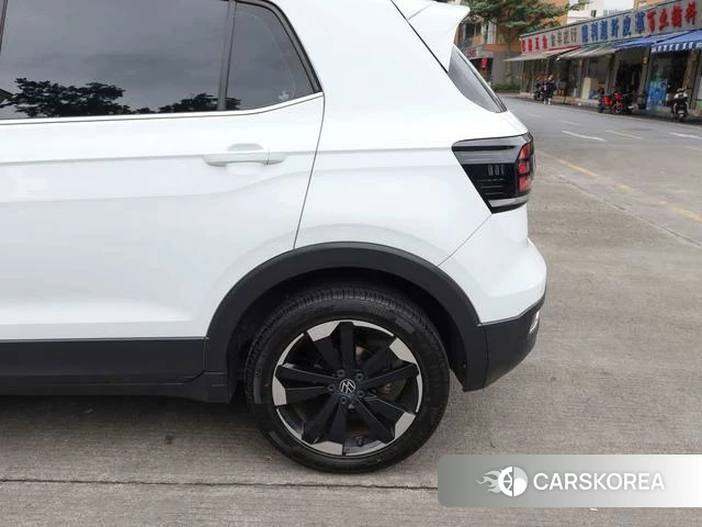 Volkswagen Exploring the shadow id 4342142 из Китая 16