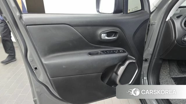 Jeep Renegade id 4670682 из Кореи 16