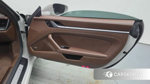 Porsche 911(992) id 4442781 из Кореи 16