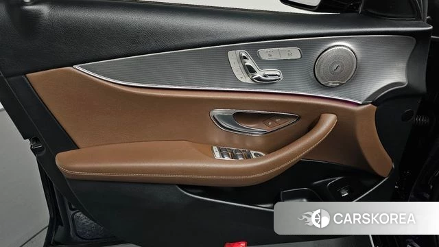 Mercedes-Benz E-Class W213 id 4873309 из Кореи 16