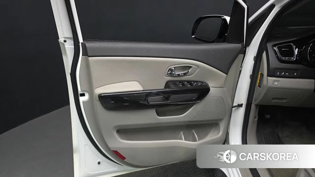 Kia All New Carnival id 4459742 из Кореи 16