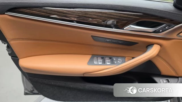 BMW 5 Series (G30) id 4793955 из Кореи 16