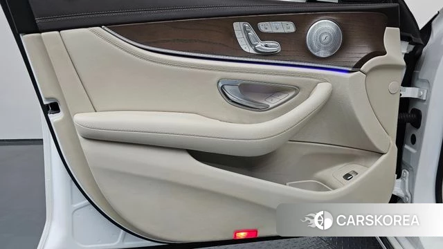 Mercedes-Benz E-Class W213 id 4764915 из Кореи 16