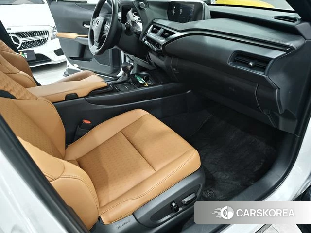 Lexus UX id 4301861 из Китая 16